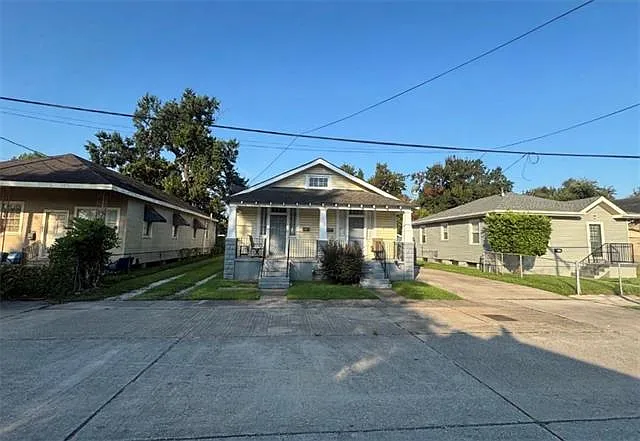 2 bed, 1.0 bath, 892 sqft, $1,550 — Photo 2