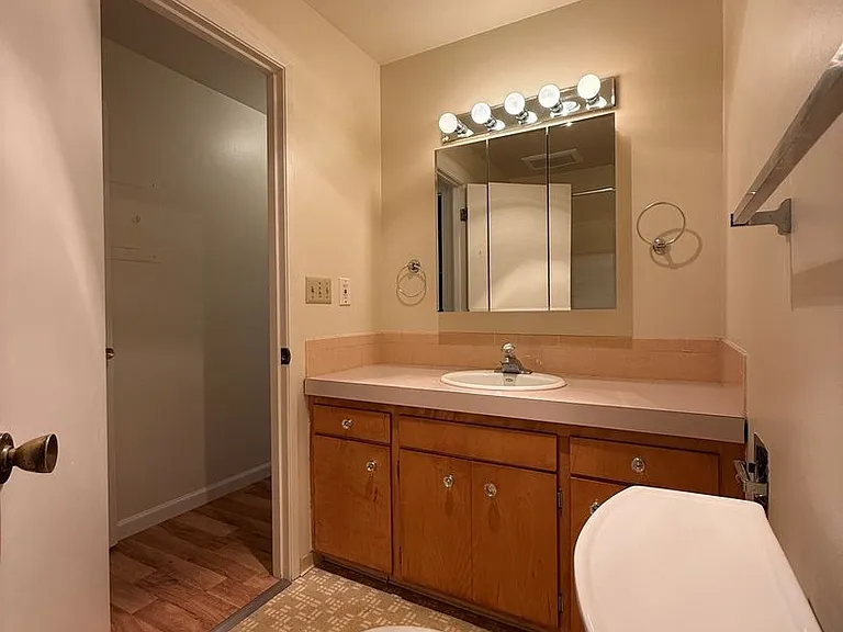 3837 Woodland Park Ave N #3831 — Photo 17