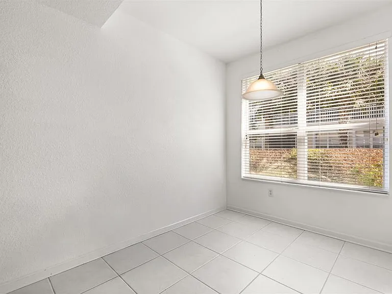409 Hilgard Cv #106 — Photo 11
