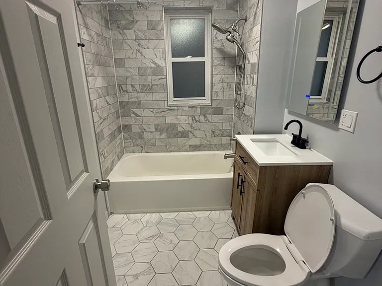 2851 N Springfield Ave — Photo 4