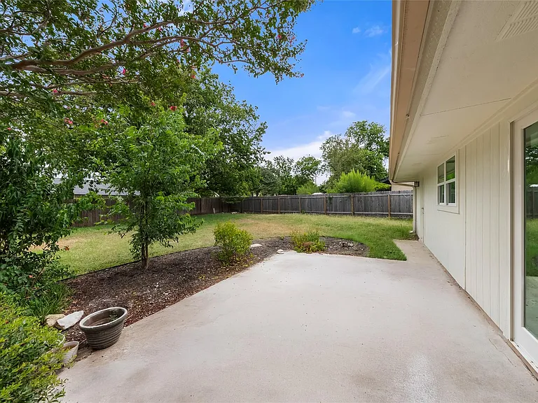1403 Creekview Dr — Photo 19