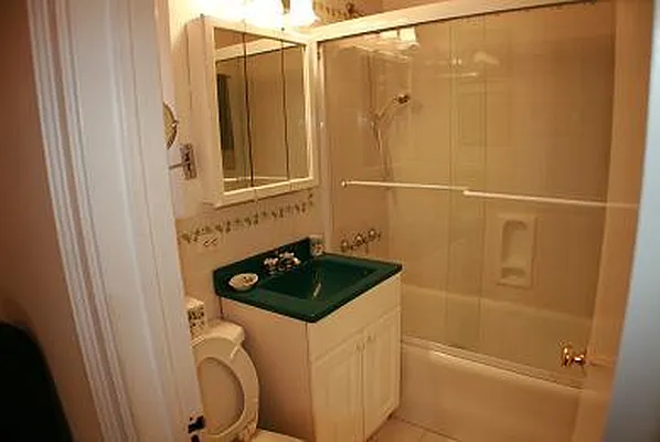 Rented by Tudor Realty | media 6