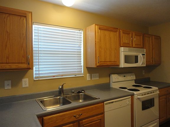 5th image of 7638 Hyatts Ln