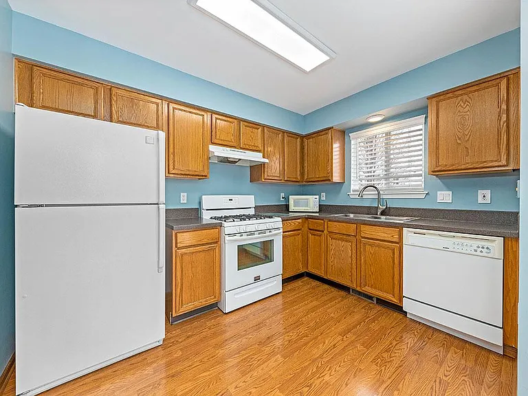 21747 Ives Ct — Photo 9