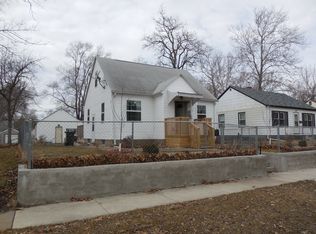 617 Hope Ave, Waterloo, IA 50703