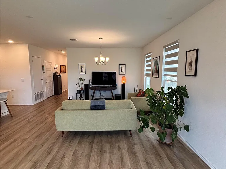 8013 Philbrook Dr — Photo 17