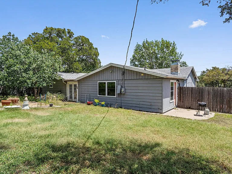 2106 Allred Dr — Photo 31