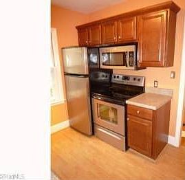 2nd image of 1412 Garland Dr