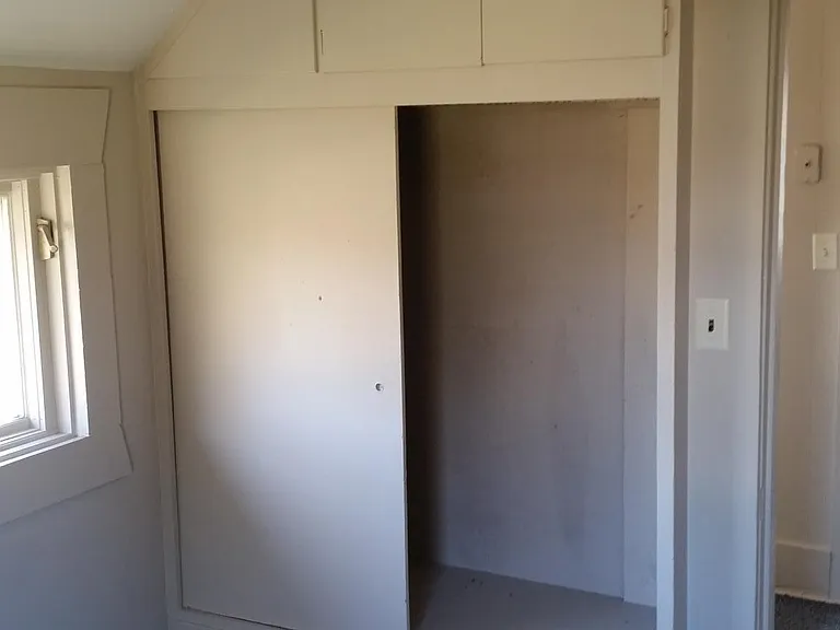 109 E Ash Ave — Photo 19