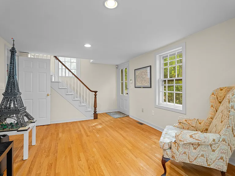 133 Blake Rd — Photo 17