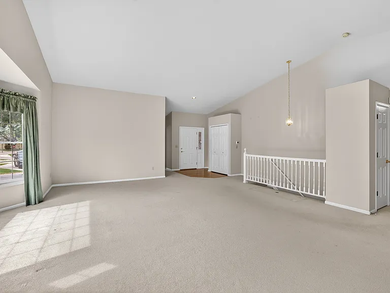 8970 Greenwich Ct — Photo 11