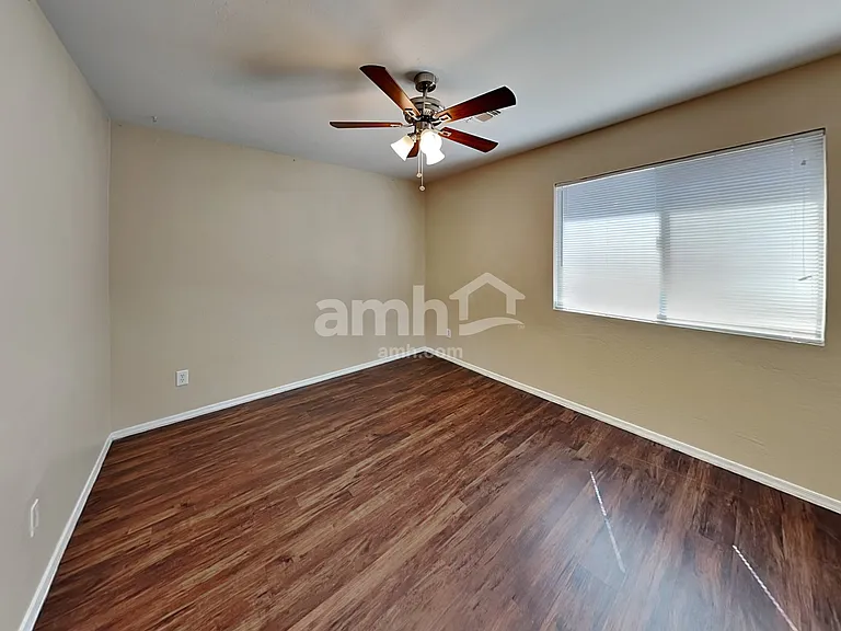 11369 W Lincoln St — Photo 19