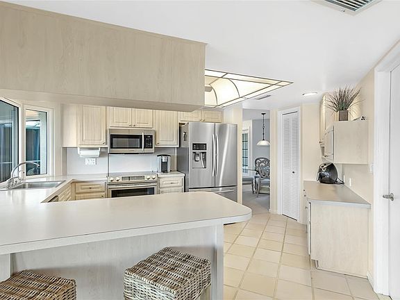 2nd image of 597 Bal Harbor Blvd