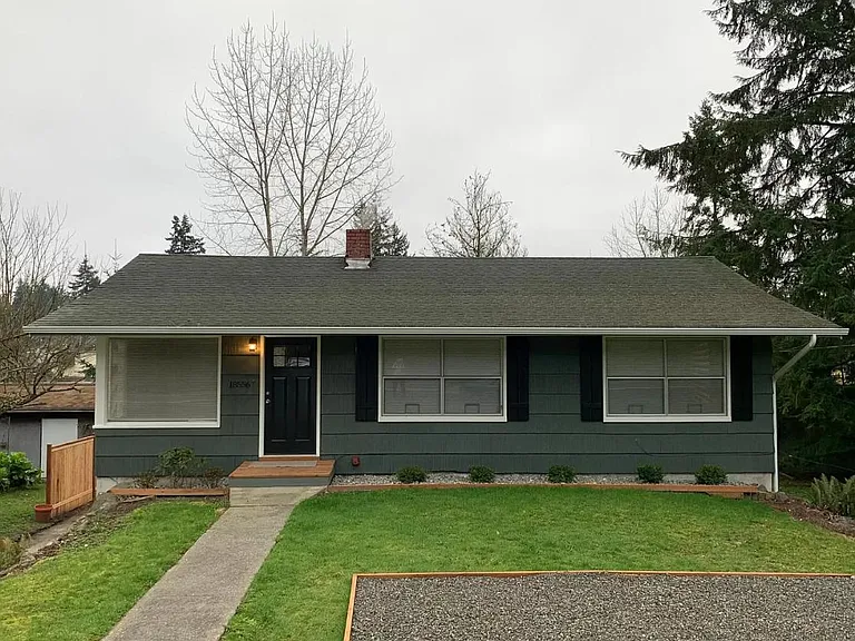 18556 5th Ave NE #A — Photo 2