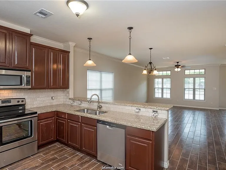 304 Cooner St #A — Photo 3