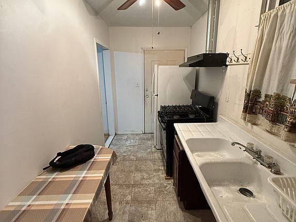 2nd image of 1503 Thorain Blvd #2