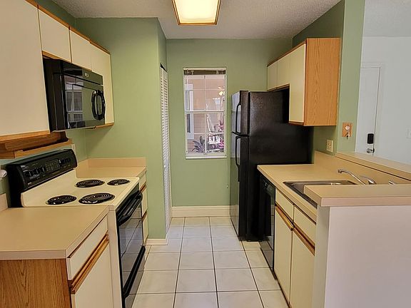 5th image of 637 Greencove Ter APT 137