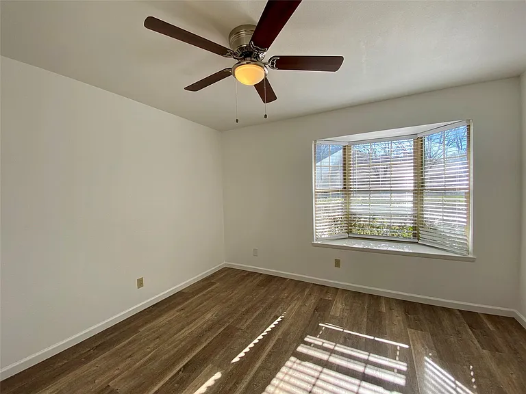 5502 Longhorn Lndg — Photo 18