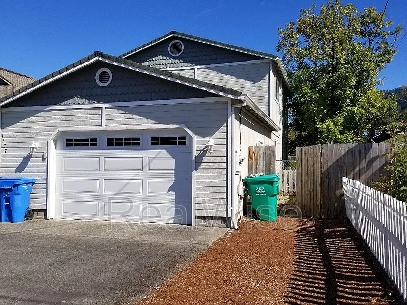 Building Photo - 1527 Hamilton Ln