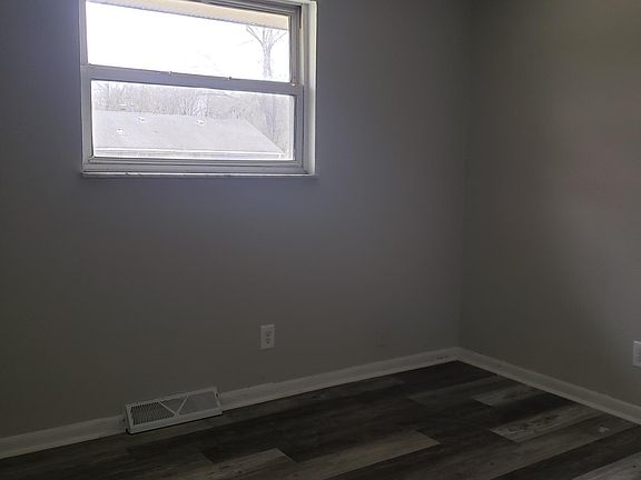 5th image of 4942 Queens Ave