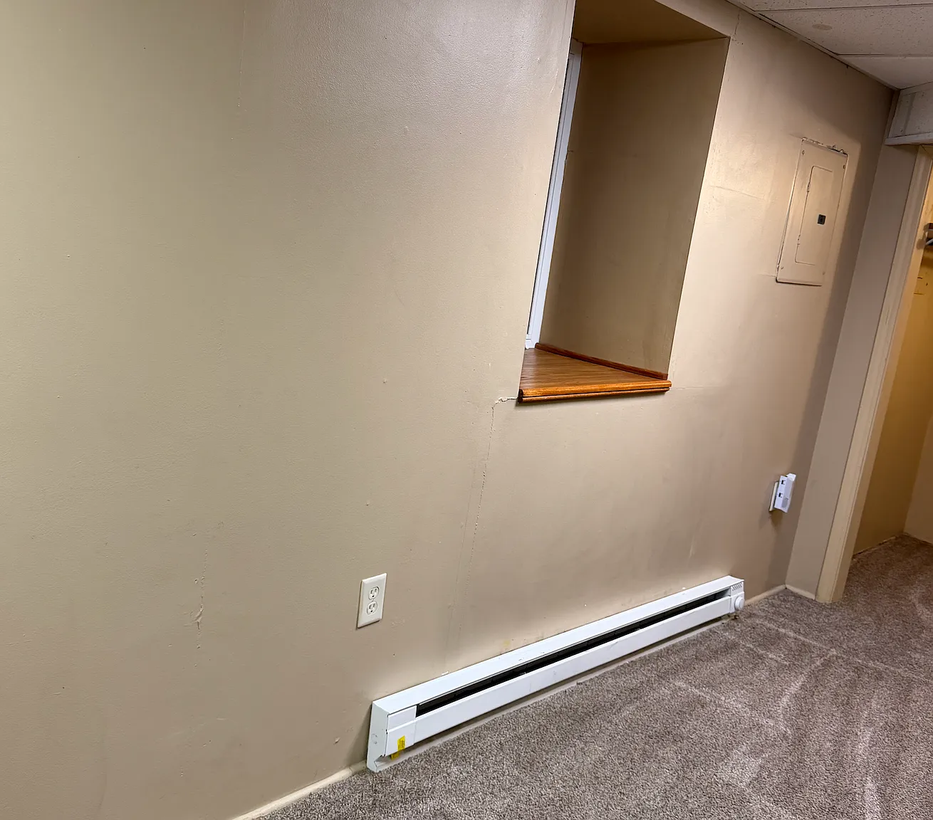 8 bed, 4326 sqft, $900 — Photo 2