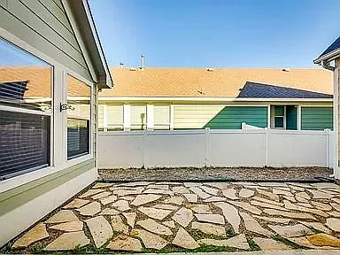 1321 Live Oak Ln — Photo 4