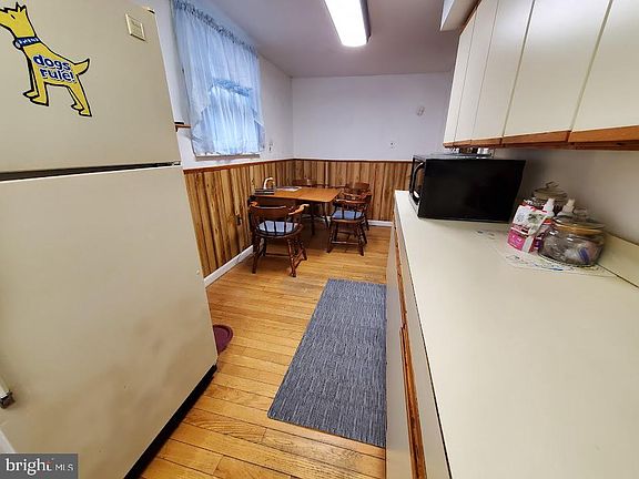 5th image of 12 Gleason St