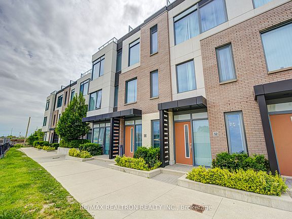 2nd image of 1050 Portage Pkwy #Townhouse 33