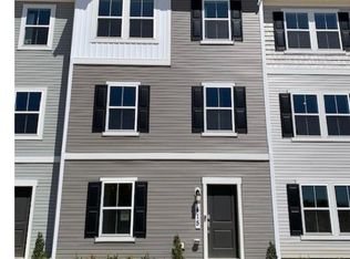 415 17th Ave, Ranson, WV 25438