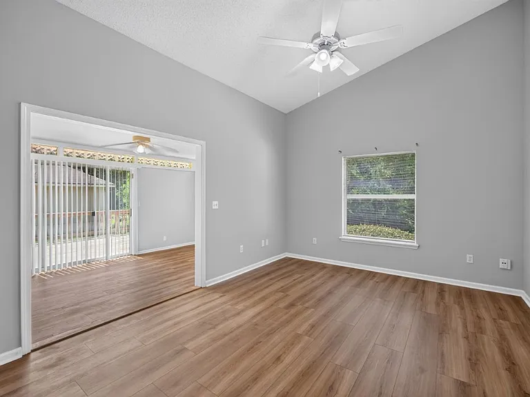 9256 Dale View Ln W — Photo 13