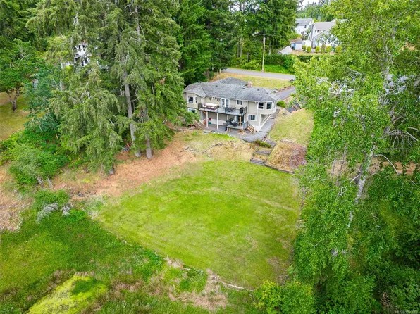 2267 Regina Dr, North Cowichan, BC V9L 5V3