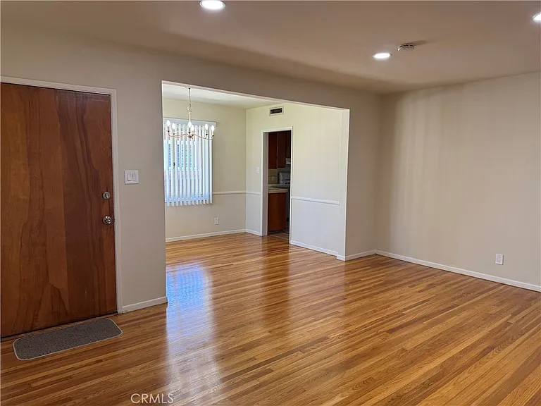 831 W Harvard Pl — Photo 5