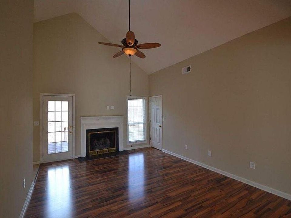 1st image of 164 Leighs Grove Way