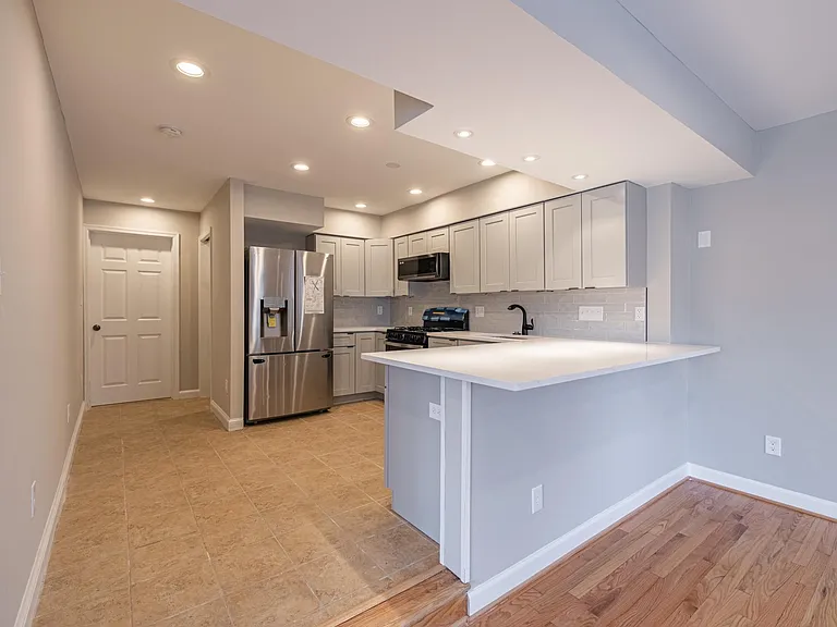 900 N Madison St #1 — Photo 11