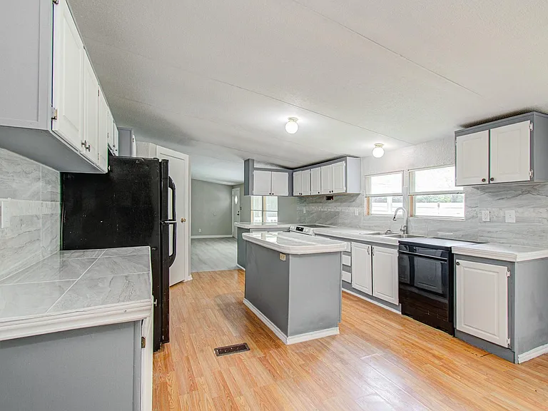 16307 Antelope Ln — Photo 11