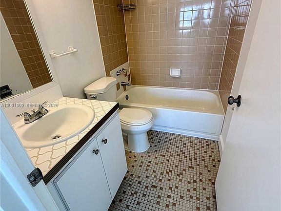 2nd image of 2001 Bay Dr APT 401