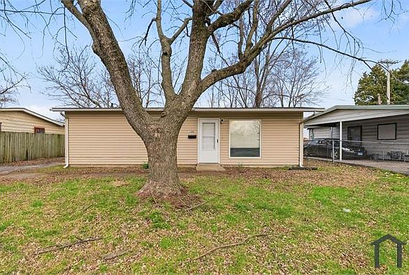 1st image of 133 Saint Thomas Ln