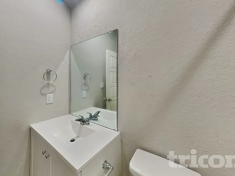 5811 Zoey Way — Photo 10