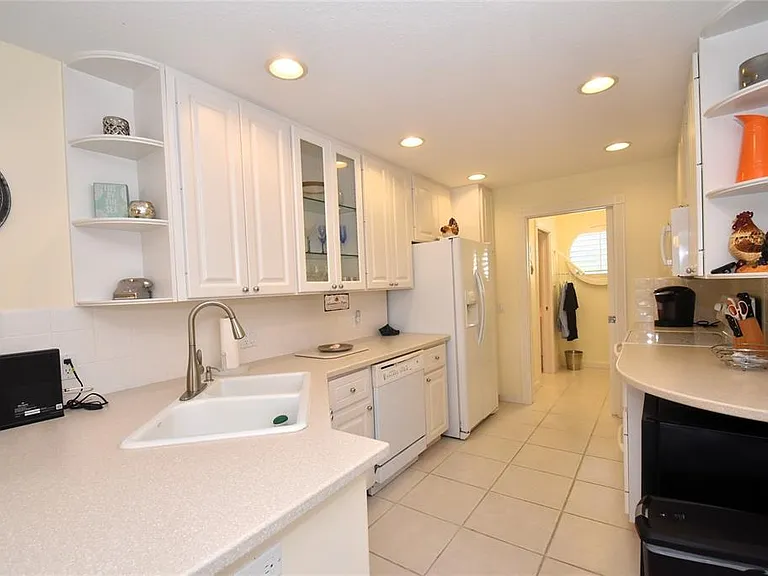 7624 Bergamo Ave #4B — Photo 11