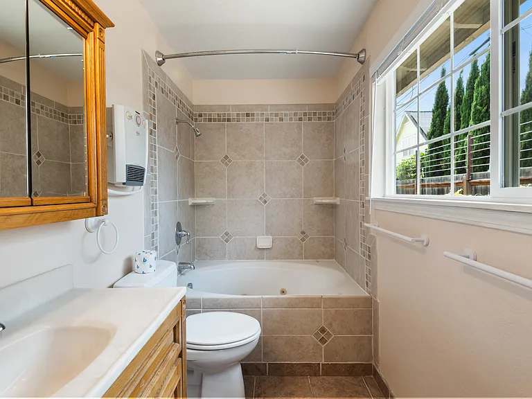109 Ginos Ct — Photo 15