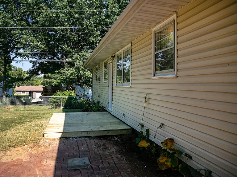 707 Sondra Ave — Photo 29