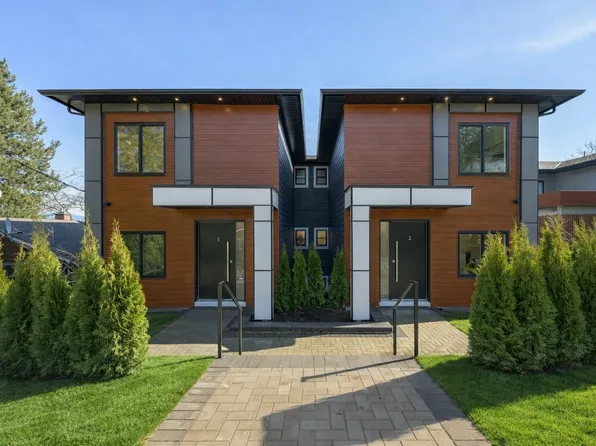 6176 Elgin Ave #3, Burnaby, BC V5H 3S4