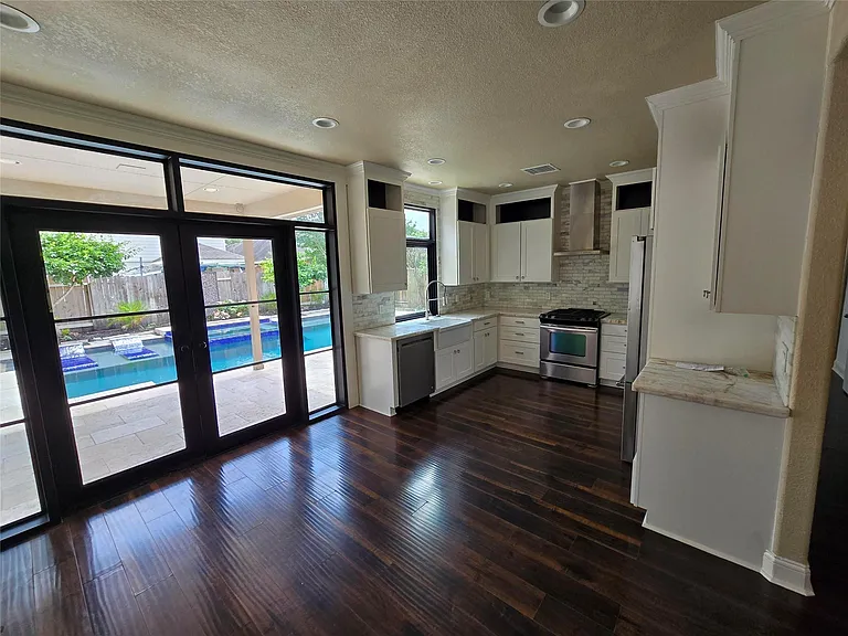 6119 Grassy Haven Ln — Photo 9
