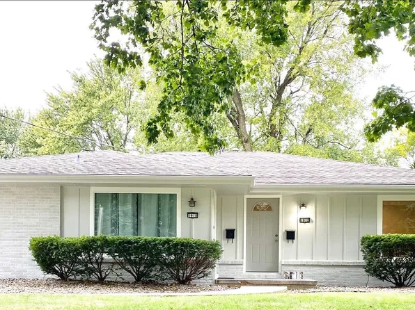 1912 63rd St, Windsor Heights, IA 50324