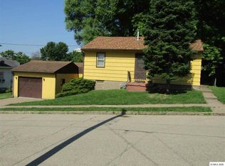 465 Nevada St, Dubuque, IA 52001