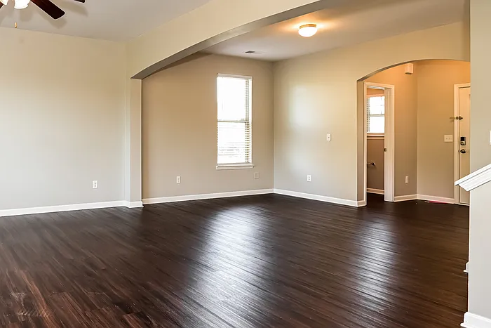 166 Biscayne Ter — Photo 4