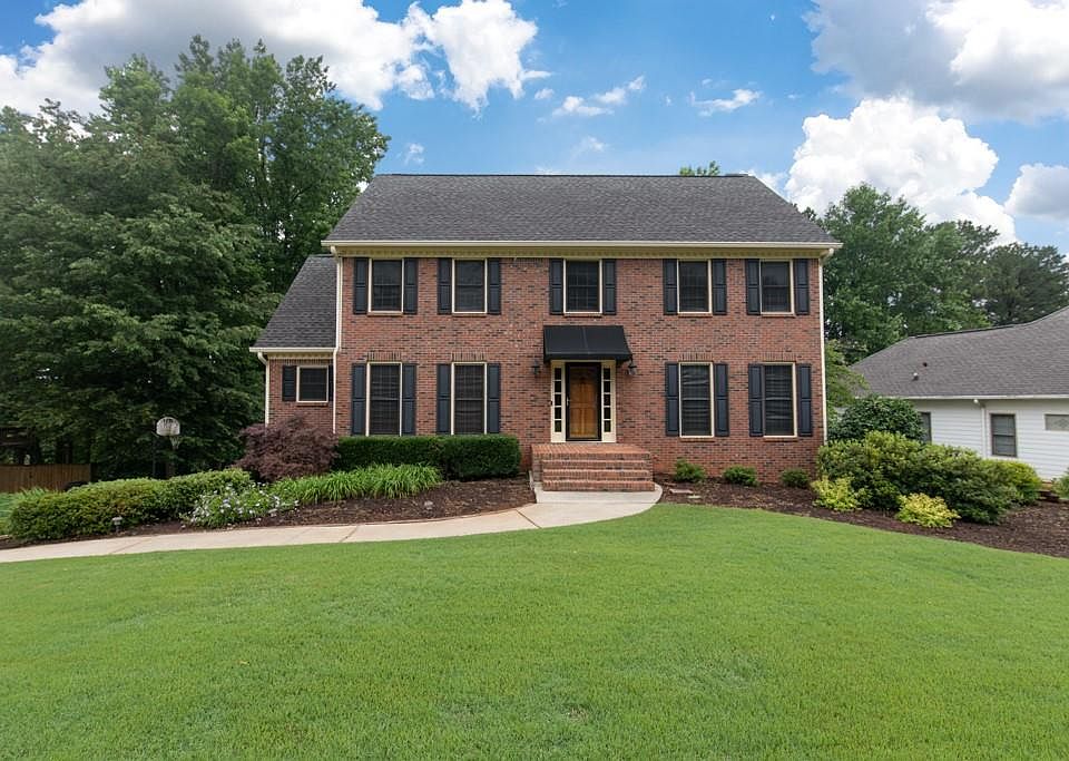 1st image of 401 Timber Laurel Ln