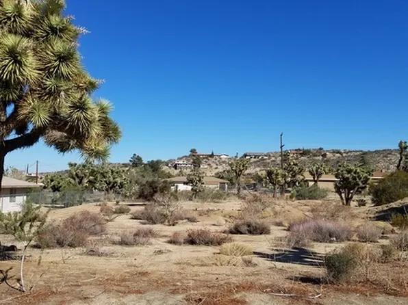 8001 Aster Ave, Yucca Valley, CA 92284