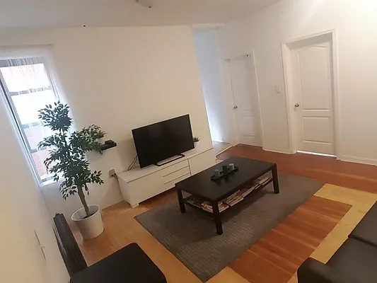 Rented by Arena Real Estate | media 8