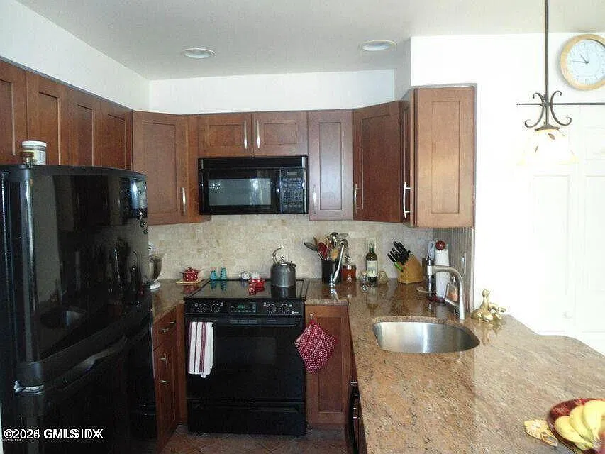 1 bed, 1.0 bath, 767 sqft, $3,000 — Photo 2
